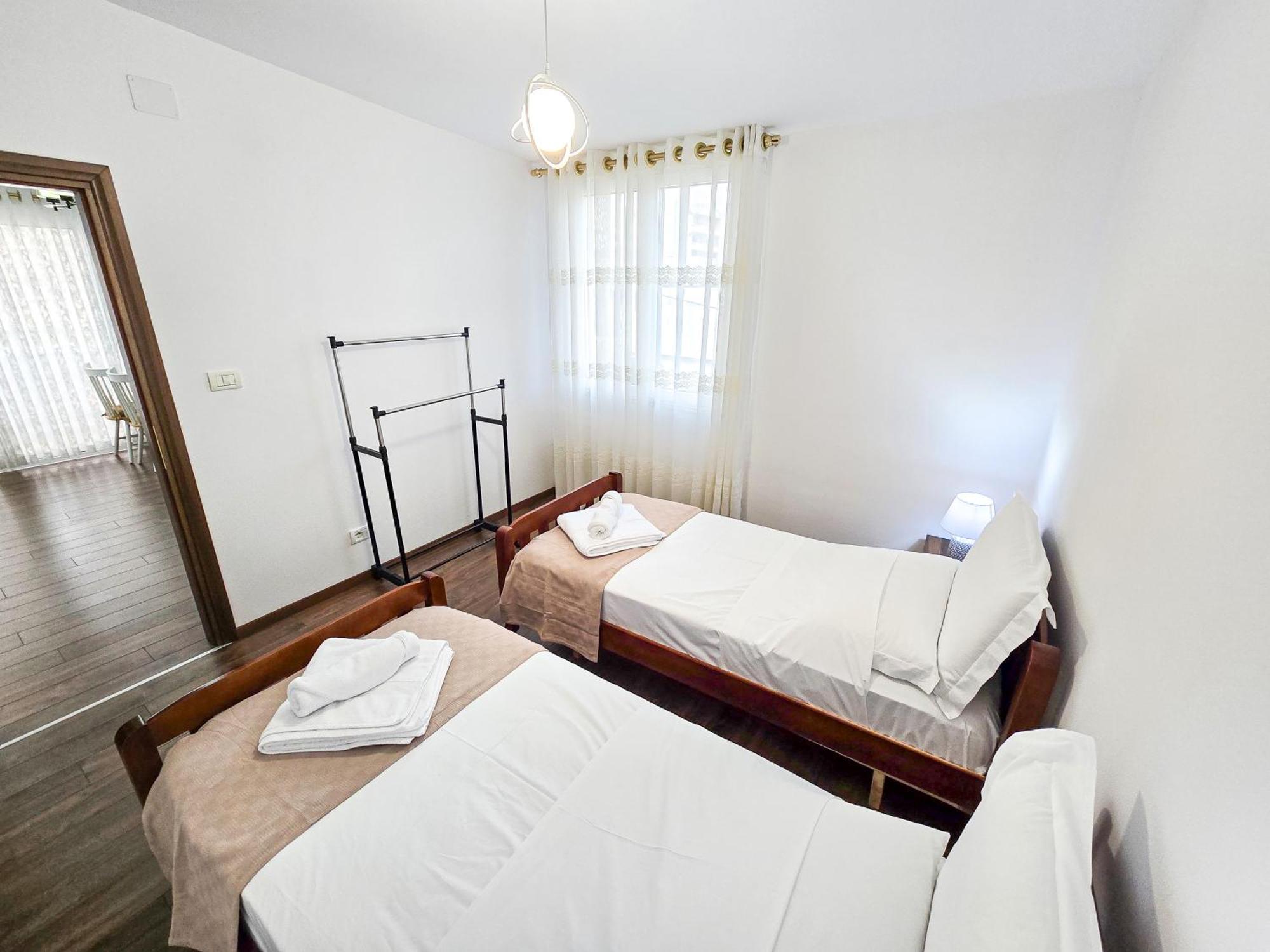 Lake Park 2Br Apartment 티라나 외부 사진