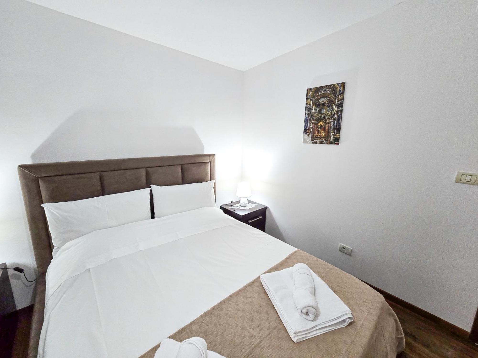 Lake Park 2Br Apartment 티라나 외부 사진
