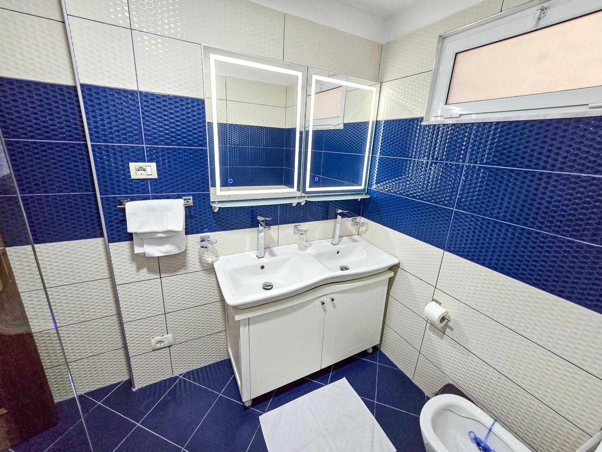 Lake Park 2Br Apartment 티라나 외부 사진